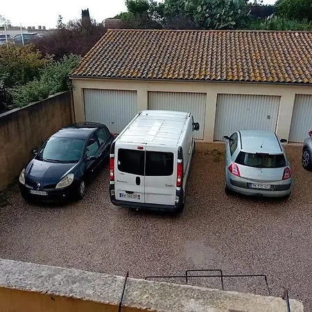 Climatise Avec Parking En Centre * Marseillan (Herault)